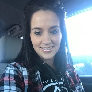 Meet your Posher, Becca